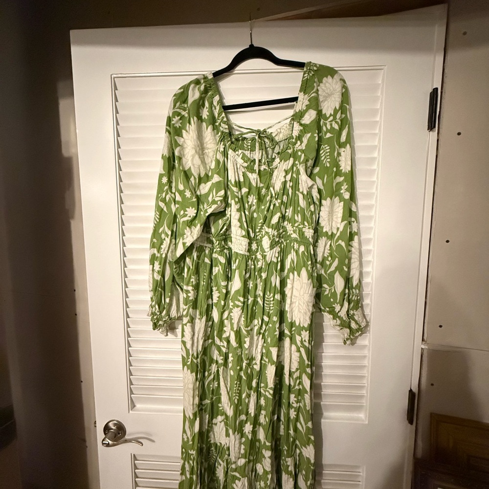 Ava & Viv Green and White Floral Long Sleeve Dress - Picture 4 of 6